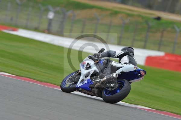 Motorcycle action photographs;Silverstone circuit;Silverstone photographs;Trackday digital images;event digital images;eventdigitalimages;no limits trackday;peter wileman photography;rockingham towcester northamptonshire;trackday;trackday photos