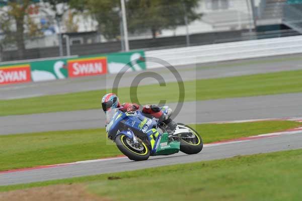 Motorcycle action photographs;Silverstone circuit;Silverstone photographs;Trackday digital images;event digital images;eventdigitalimages;no limits trackday;peter wileman photography;rockingham towcester northamptonshire;trackday;trackday photos