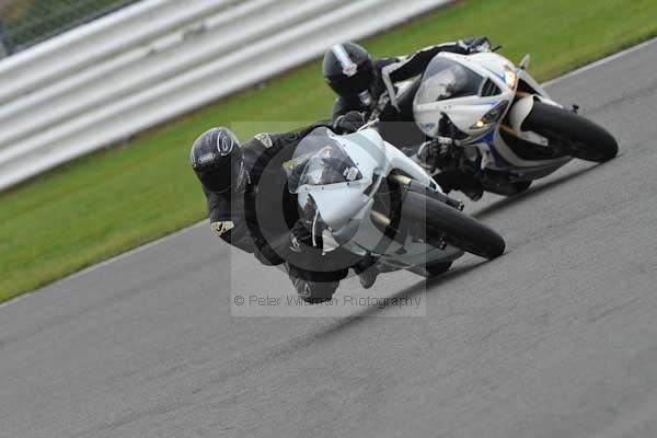 Motorcycle action photographs;Silverstone circuit;Silverstone photographs;Trackday digital images;event digital images;eventdigitalimages;no limits trackday;peter wileman photography;rockingham towcester northamptonshire;trackday;trackday photos