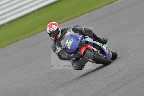 Motorcycle action photographs;Silverstone circuit;Silverstone photographs;Trackday digital images;event digital images;eventdigitalimages;no limits trackday;peter wileman photography;rockingham towcester northamptonshire;trackday;trackday photos