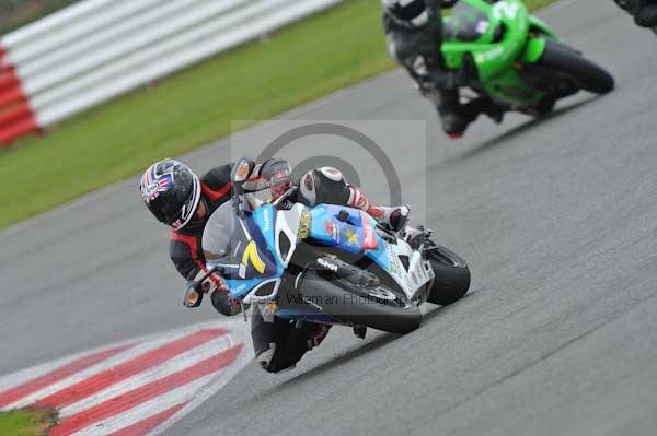 Motorcycle action photographs;Silverstone circuit;Silverstone photographs;Trackday digital images;event digital images;eventdigitalimages;no limits trackday;peter wileman photography;rockingham towcester northamptonshire;trackday;trackday photos