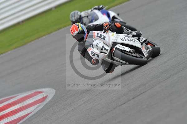 Motorcycle action photographs;Silverstone circuit;Silverstone photographs;Trackday digital images;event digital images;eventdigitalimages;no limits trackday;peter wileman photography;rockingham towcester northamptonshire;trackday;trackday photos