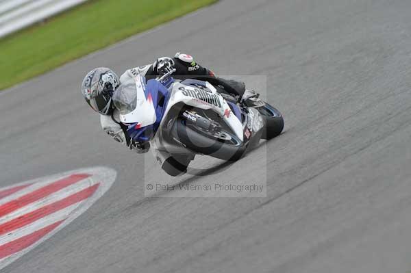 Motorcycle action photographs;Silverstone circuit;Silverstone photographs;Trackday digital images;event digital images;eventdigitalimages;no limits trackday;peter wileman photography;rockingham towcester northamptonshire;trackday;trackday photos