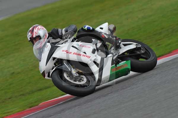 Motorcycle action photographs;Silverstone circuit;Silverstone photographs;Trackday digital images;event digital images;eventdigitalimages;no limits trackday;peter wileman photography;rockingham towcester northamptonshire;trackday;trackday photos