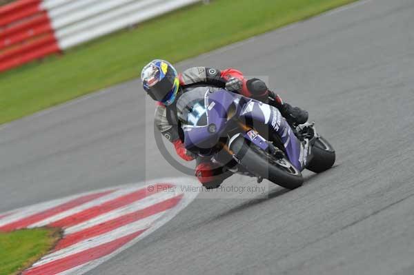 Motorcycle action photographs;Silverstone circuit;Silverstone photographs;Trackday digital images;event digital images;eventdigitalimages;no limits trackday;peter wileman photography;rockingham towcester northamptonshire;trackday;trackday photos