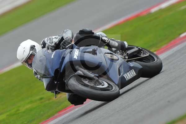 Motorcycle action photographs;Silverstone circuit;Silverstone photographs;Trackday digital images;event digital images;eventdigitalimages;no limits trackday;peter wileman photography;rockingham towcester northamptonshire;trackday;trackday photos