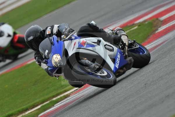 Motorcycle action photographs;Silverstone circuit;Silverstone photographs;Trackday digital images;event digital images;eventdigitalimages;no limits trackday;peter wileman photography;rockingham towcester northamptonshire;trackday;trackday photos