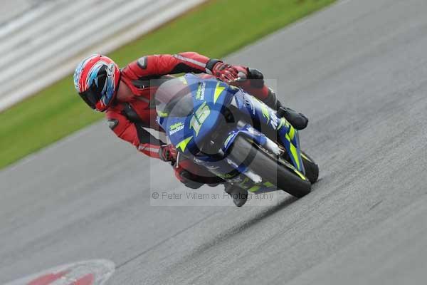 Motorcycle action photographs;Silverstone circuit;Silverstone photographs;Trackday digital images;event digital images;eventdigitalimages;no limits trackday;peter wileman photography;rockingham towcester northamptonshire;trackday;trackday photos