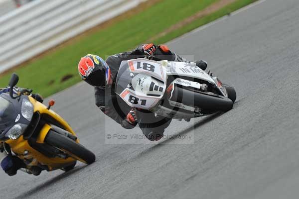 Motorcycle action photographs;Silverstone circuit;Silverstone photographs;Trackday digital images;event digital images;eventdigitalimages;no limits trackday;peter wileman photography;rockingham towcester northamptonshire;trackday;trackday photos