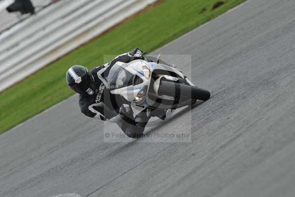 Motorcycle action photographs;Silverstone circuit;Silverstone photographs;Trackday digital images;event digital images;eventdigitalimages;no limits trackday;peter wileman photography;rockingham towcester northamptonshire;trackday;trackday photos