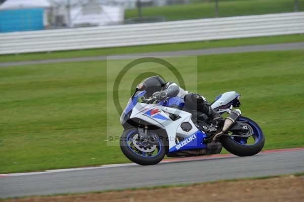 Motorcycle action photographs;Silverstone circuit;Silverstone photographs;Trackday digital images;event digital images;eventdigitalimages;no limits trackday;peter wileman photography;rockingham towcester northamptonshire;trackday;trackday photos