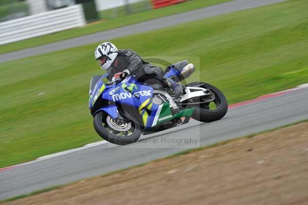 Motorcycle action photographs;Silverstone circuit;Silverstone photographs;Trackday digital images;event digital images;eventdigitalimages;no limits trackday;peter wileman photography;rockingham towcester northamptonshire;trackday;trackday photos