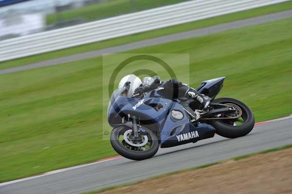 Motorcycle action photographs;Silverstone circuit;Silverstone photographs;Trackday digital images;event digital images;eventdigitalimages;no limits trackday;peter wileman photography;rockingham towcester northamptonshire;trackday;trackday photos