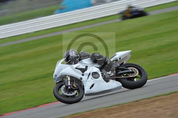 Motorcycle action photographs;Silverstone circuit;Silverstone photographs;Trackday digital images;event digital images;eventdigitalimages;no limits trackday;peter wileman photography;rockingham towcester northamptonshire;trackday;trackday photos