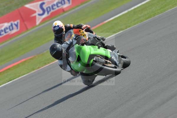 Motorcycle action photographs;Silverstone circuit;Silverstone photographs;Trackday digital images;event digital images;eventdigitalimages;no limits trackday;peter wileman photography;rockingham towcester northamptonshire;trackday;trackday photos