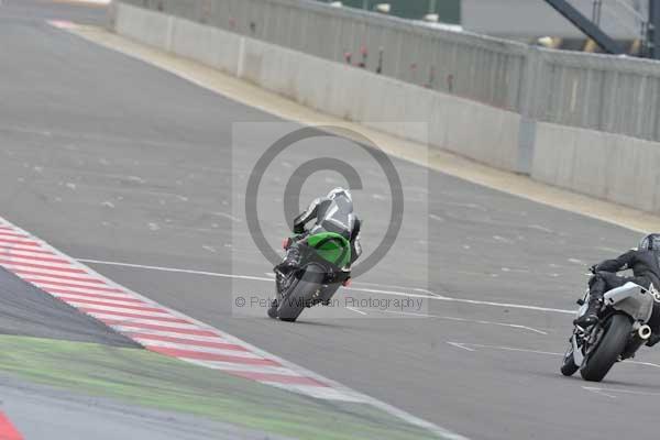 Motorcycle action photographs;Silverstone circuit;Silverstone photographs;Trackday digital images;event digital images;eventdigitalimages;no limits trackday;peter wileman photography;rockingham towcester northamptonshire;trackday;trackday photos