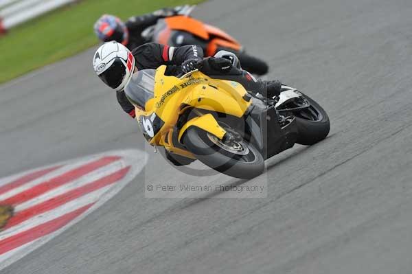 Motorcycle action photographs;Silverstone circuit;Silverstone photographs;Trackday digital images;event digital images;eventdigitalimages;no limits trackday;peter wileman photography;rockingham towcester northamptonshire;trackday;trackday photos