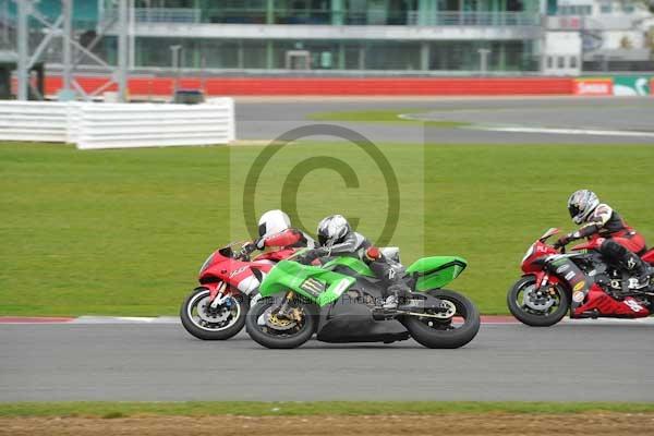 Motorcycle action photographs;Silverstone circuit;Silverstone photographs;Trackday digital images;event digital images;eventdigitalimages;no limits trackday;peter wileman photography;rockingham towcester northamptonshire;trackday;trackday photos