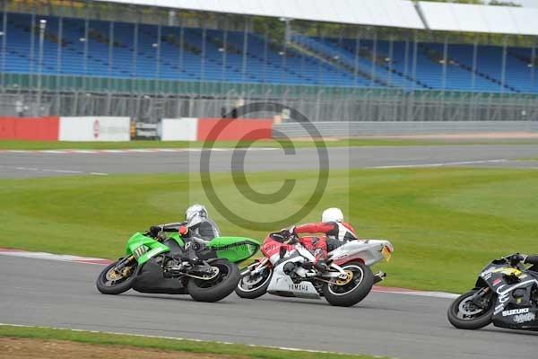 Motorcycle action photographs;Silverstone circuit;Silverstone photographs;Trackday digital images;event digital images;eventdigitalimages;no limits trackday;peter wileman photography;rockingham towcester northamptonshire;trackday;trackday photos