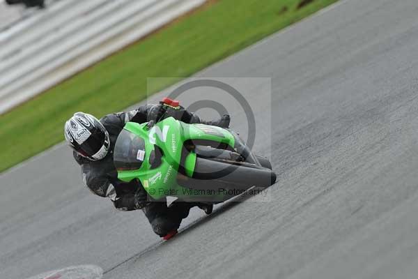 Motorcycle action photographs;Silverstone circuit;Silverstone photographs;Trackday digital images;event digital images;eventdigitalimages;no limits trackday;peter wileman photography;rockingham towcester northamptonshire;trackday;trackday photos