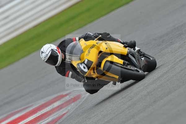 Motorcycle action photographs;Silverstone circuit;Silverstone photographs;Trackday digital images;event digital images;eventdigitalimages;no limits trackday;peter wileman photography;rockingham towcester northamptonshire;trackday;trackday photos