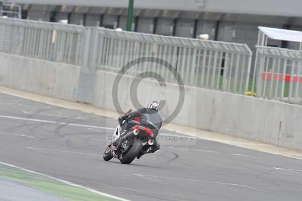 Motorcycle action photographs;Silverstone circuit;Silverstone photographs;Trackday digital images;event digital images;eventdigitalimages;no limits trackday;peter wileman photography;rockingham towcester northamptonshire;trackday;trackday photos