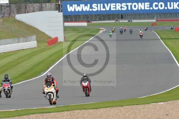 Motorcycle action photographs;Silverstone circuit;Silverstone photographs;Trackday digital images;event digital images;eventdigitalimages;no limits trackday;peter wileman photography;rockingham towcester northamptonshire;trackday;trackday photos