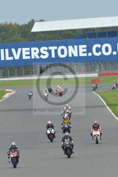 Motorcycle action photographs;Silverstone circuit;Silverstone photographs;Trackday digital images;event digital images;eventdigitalimages;no limits trackday;peter wileman photography;rockingham towcester northamptonshire;trackday;trackday photos