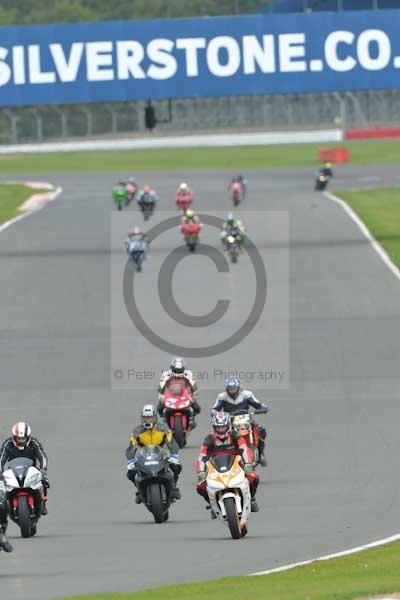 Motorcycle action photographs;Silverstone circuit;Silverstone photographs;Trackday digital images;event digital images;eventdigitalimages;no limits trackday;peter wileman photography;rockingham towcester northamptonshire;trackday;trackday photos