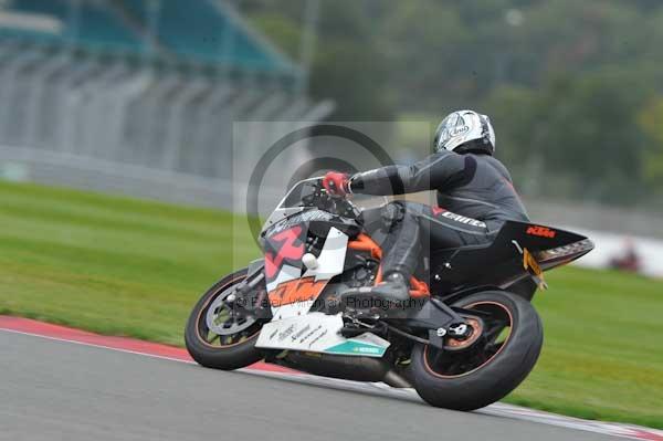 Motorcycle action photographs;Silverstone circuit;Silverstone photographs;Trackday digital images;event digital images;eventdigitalimages;no limits trackday;peter wileman photography;rockingham towcester northamptonshire;trackday;trackday photos