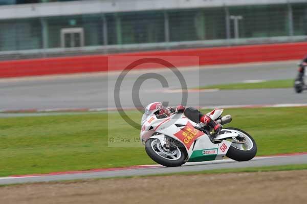 Motorcycle action photographs;Silverstone circuit;Silverstone photographs;Trackday digital images;event digital images;eventdigitalimages;no limits trackday;peter wileman photography;rockingham towcester northamptonshire;trackday;trackday photos