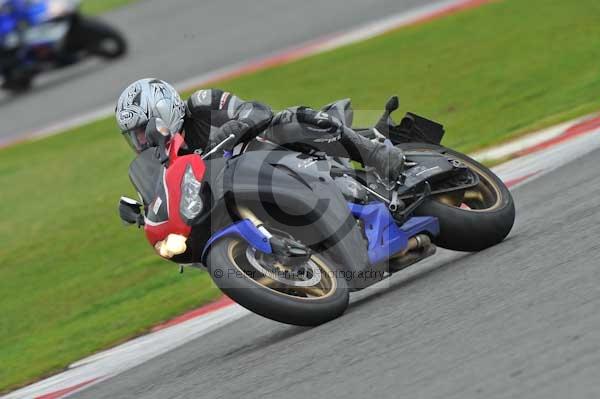 Motorcycle action photographs;Silverstone circuit;Silverstone photographs;Trackday digital images;event digital images;eventdigitalimages;no limits trackday;peter wileman photography;rockingham towcester northamptonshire;trackday;trackday photos