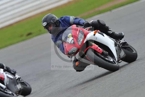 Motorcycle action photographs;Silverstone circuit;Silverstone photographs;Trackday digital images;event digital images;eventdigitalimages;no limits trackday;peter wileman photography;rockingham towcester northamptonshire;trackday;trackday photos