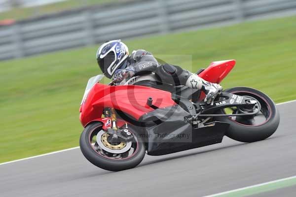 Motorcycle action photographs;Silverstone circuit;Silverstone photographs;Trackday digital images;event digital images;eventdigitalimages;no limits trackday;peter wileman photography;rockingham towcester northamptonshire;trackday;trackday photos