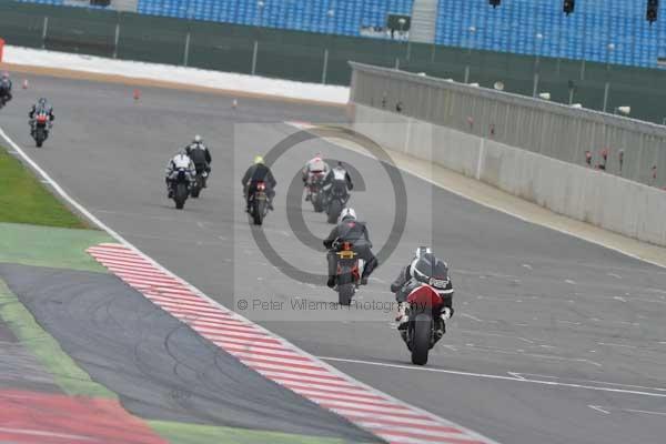 Motorcycle action photographs;Silverstone circuit;Silverstone photographs;Trackday digital images;event digital images;eventdigitalimages;no limits trackday;peter wileman photography;rockingham towcester northamptonshire;trackday;trackday photos