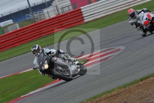 Motorcycle action photographs;Silverstone circuit;Silverstone photographs;Trackday digital images;event digital images;eventdigitalimages;no limits trackday;peter wileman photography;rockingham towcester northamptonshire;trackday;trackday photos