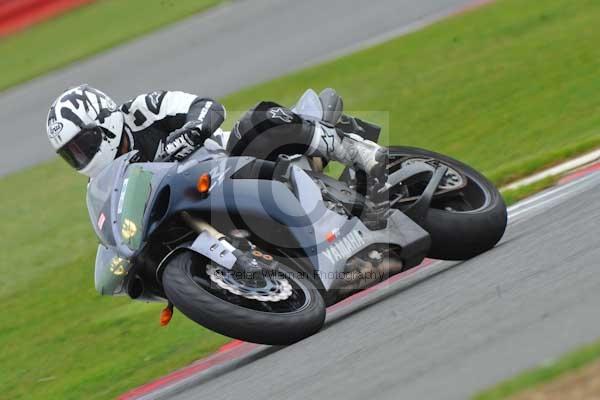 Motorcycle action photographs;Silverstone circuit;Silverstone photographs;Trackday digital images;event digital images;eventdigitalimages;no limits trackday;peter wileman photography;rockingham towcester northamptonshire;trackday;trackday photos