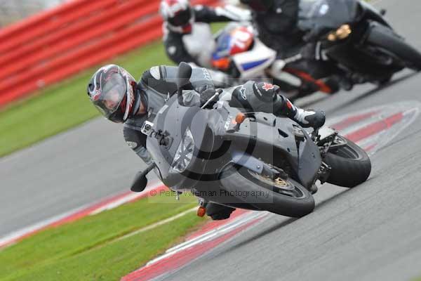 Motorcycle action photographs;Silverstone circuit;Silverstone photographs;Trackday digital images;event digital images;eventdigitalimages;no limits trackday;peter wileman photography;rockingham towcester northamptonshire;trackday;trackday photos