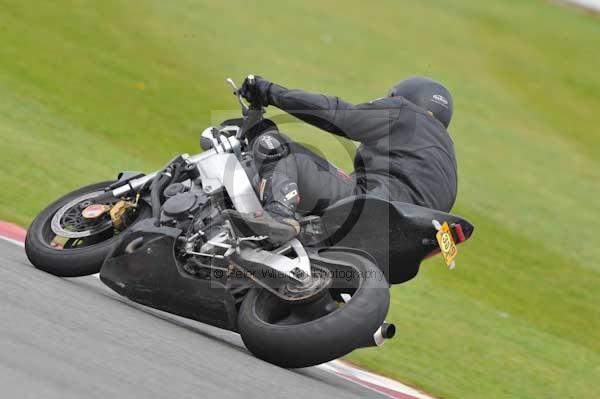 Motorcycle action photographs;Silverstone circuit;Silverstone photographs;Trackday digital images;event digital images;eventdigitalimages;no limits trackday;peter wileman photography;rockingham towcester northamptonshire;trackday;trackday photos