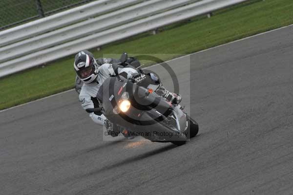 Motorcycle action photographs;Silverstone circuit;Silverstone photographs;Trackday digital images;event digital images;eventdigitalimages;no limits trackday;peter wileman photography;rockingham towcester northamptonshire;trackday;trackday photos