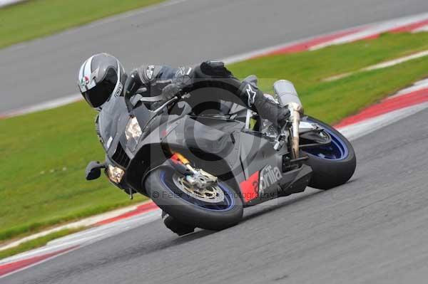 Motorcycle action photographs;Silverstone circuit;Silverstone photographs;Trackday digital images;event digital images;eventdigitalimages;no limits trackday;peter wileman photography;rockingham towcester northamptonshire;trackday;trackday photos