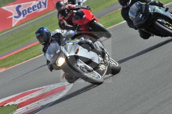 Motorcycle action photographs;Silverstone circuit;Silverstone photographs;Trackday digital images;event digital images;eventdigitalimages;no limits trackday;peter wileman photography;rockingham towcester northamptonshire;trackday;trackday photos