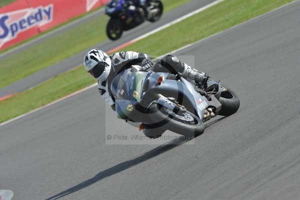 Motorcycle action photographs;Silverstone circuit;Silverstone photographs;Trackday digital images;event digital images;eventdigitalimages;no limits trackday;peter wileman photography;rockingham towcester northamptonshire;trackday;trackday photos