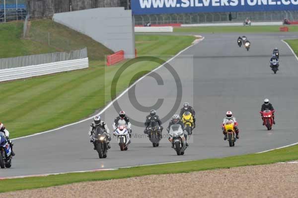 Motorcycle action photographs;Silverstone circuit;Silverstone photographs;Trackday digital images;event digital images;eventdigitalimages;no limits trackday;peter wileman photography;rockingham towcester northamptonshire;trackday;trackday photos