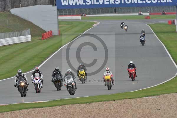 Motorcycle action photographs;Silverstone circuit;Silverstone photographs;Trackday digital images;event digital images;eventdigitalimages;no limits trackday;peter wileman photography;rockingham towcester northamptonshire;trackday;trackday photos