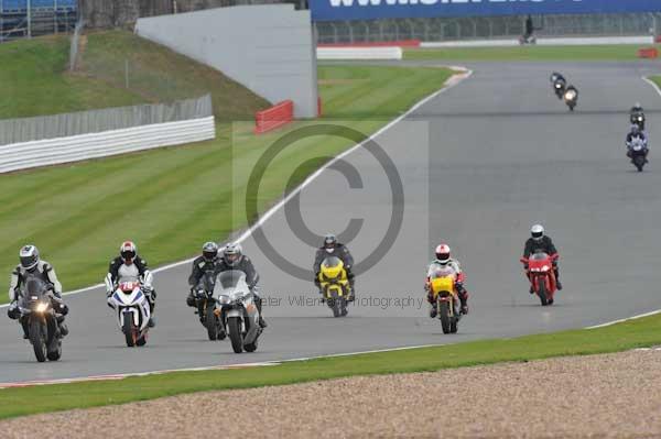 Motorcycle action photographs;Silverstone circuit;Silverstone photographs;Trackday digital images;event digital images;eventdigitalimages;no limits trackday;peter wileman photography;rockingham towcester northamptonshire;trackday;trackday photos