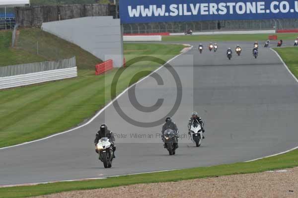 Motorcycle action photographs;Silverstone circuit;Silverstone photographs;Trackday digital images;event digital images;eventdigitalimages;no limits trackday;peter wileman photography;rockingham towcester northamptonshire;trackday;trackday photos