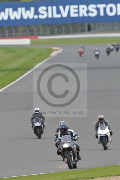 Motorcycle action photographs;Silverstone circuit;Silverstone photographs;Trackday digital images;event digital images;eventdigitalimages;no limits trackday;peter wileman photography;rockingham towcester northamptonshire;trackday;trackday photos