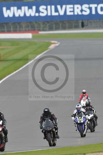 Motorcycle action photographs;Silverstone circuit;Silverstone photographs;Trackday digital images;event digital images;eventdigitalimages;no limits trackday;peter wileman photography;rockingham towcester northamptonshire;trackday;trackday photos