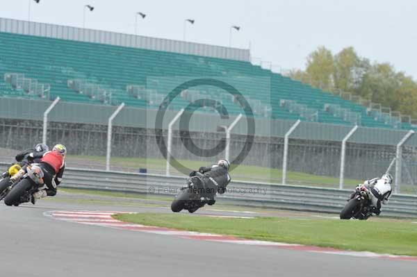 Motorcycle action photographs;Silverstone circuit;Silverstone photographs;Trackday digital images;event digital images;eventdigitalimages;no limits trackday;peter wileman photography;rockingham towcester northamptonshire;trackday;trackday photos